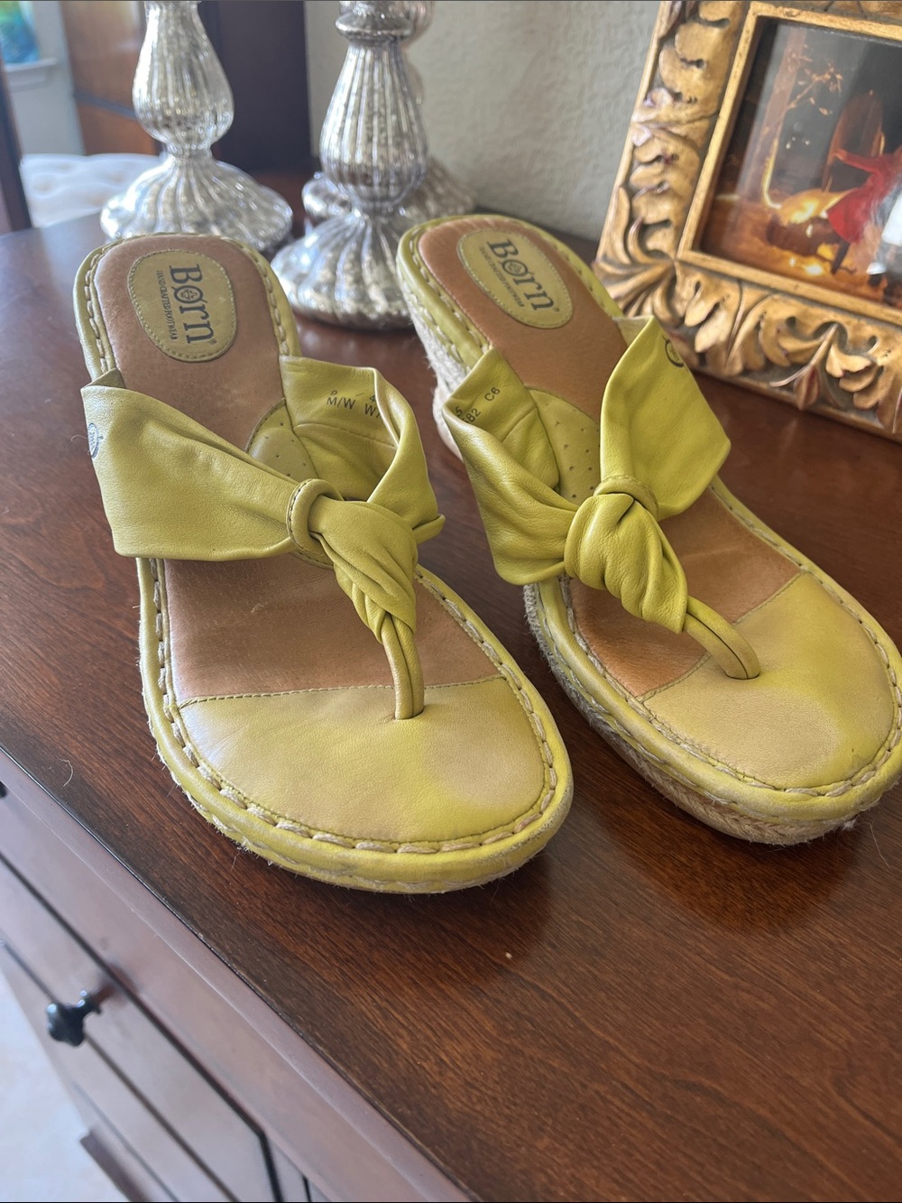 Born Lime Green Yellow Knot Leather 3 Inch Wedge Thong Sandals Size 9 - Picture 2 of 16
